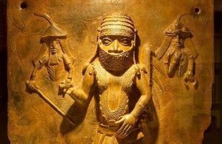 Loot: colonialism, the Holocaust, and the museum 